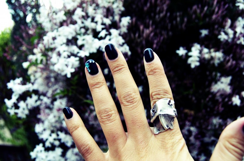 Mr. Kate - jeweled and black nails