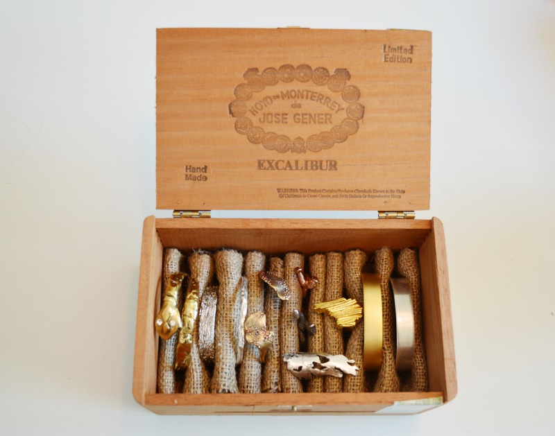Mr Kate Diy Cigar Box And Burlap Jewelry Organizer - Diy Cigar Box Ideas